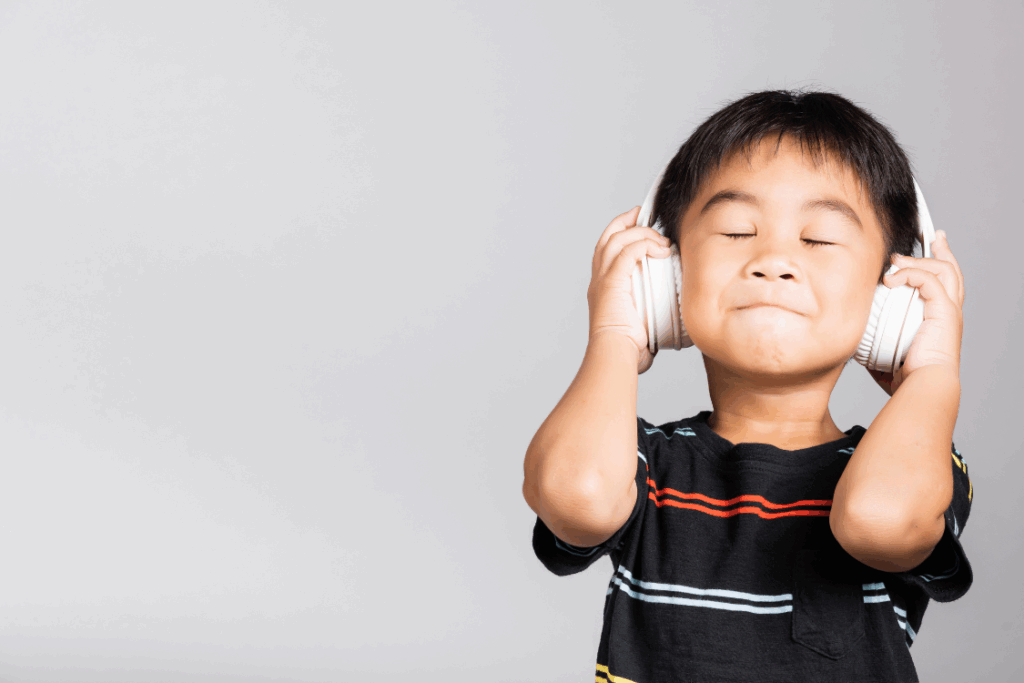 Discover how audiobooks and phonics work together for young readers and learn practical strategies to balance listening and systematic reading instruction.
